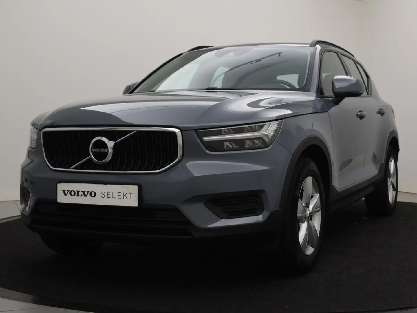 Volvo XC40 T2 MOMENTUM NAVI BLUETOOTH PARK ASSIST CLIMATE CON Grijs - 2