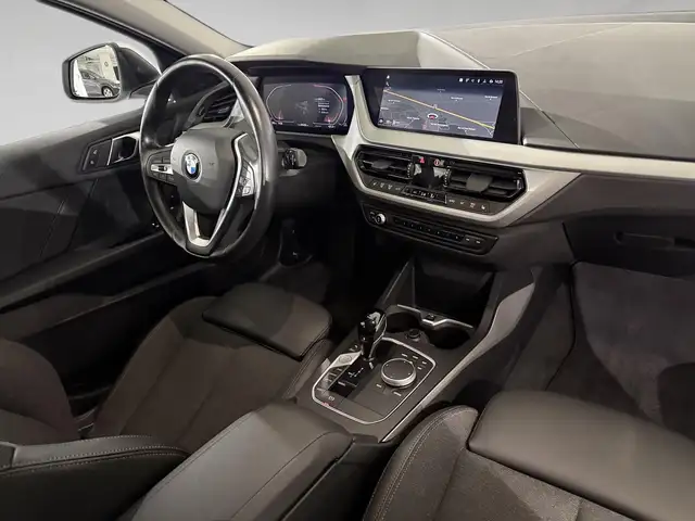 BMW 1 Series view 7