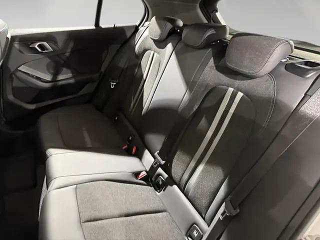 BMW 1 Series view 11