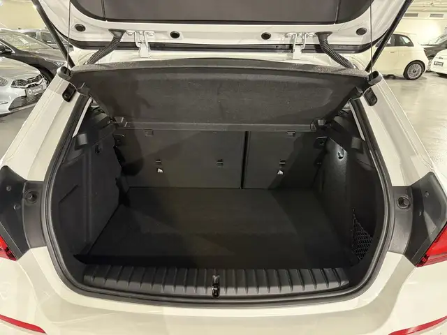 BMW 1 Series view 12