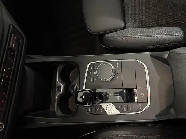BMW 1 Series view 10