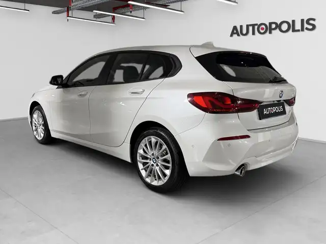BMW 1 Series view 13