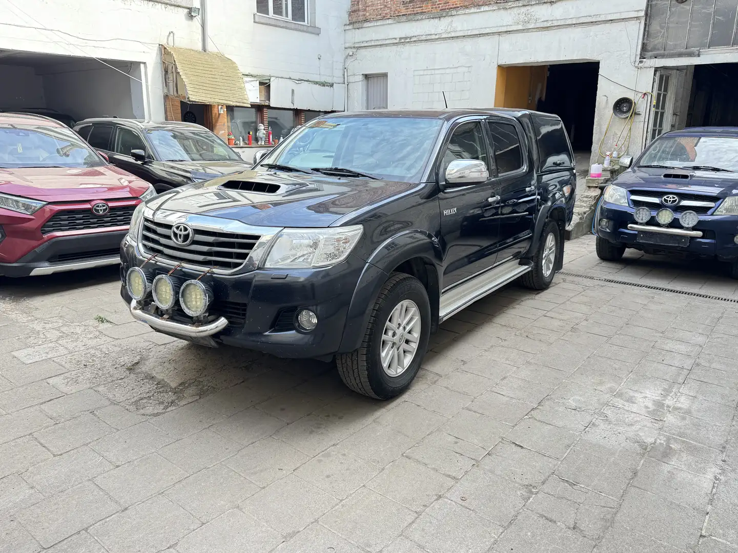 Toyota Hilux Bleu - 1