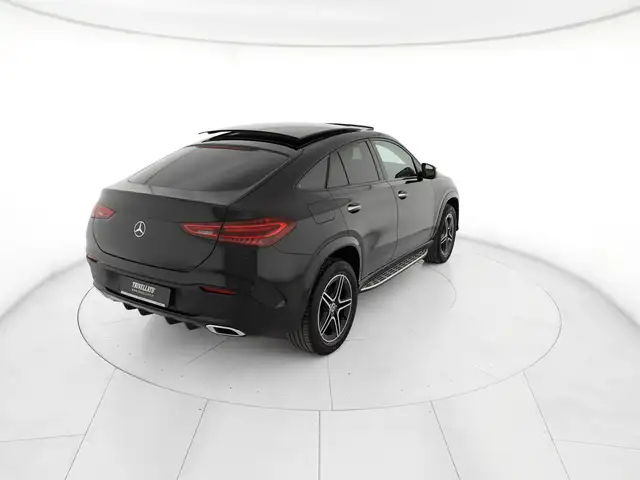 Mercedes-Benz GLE view 3
