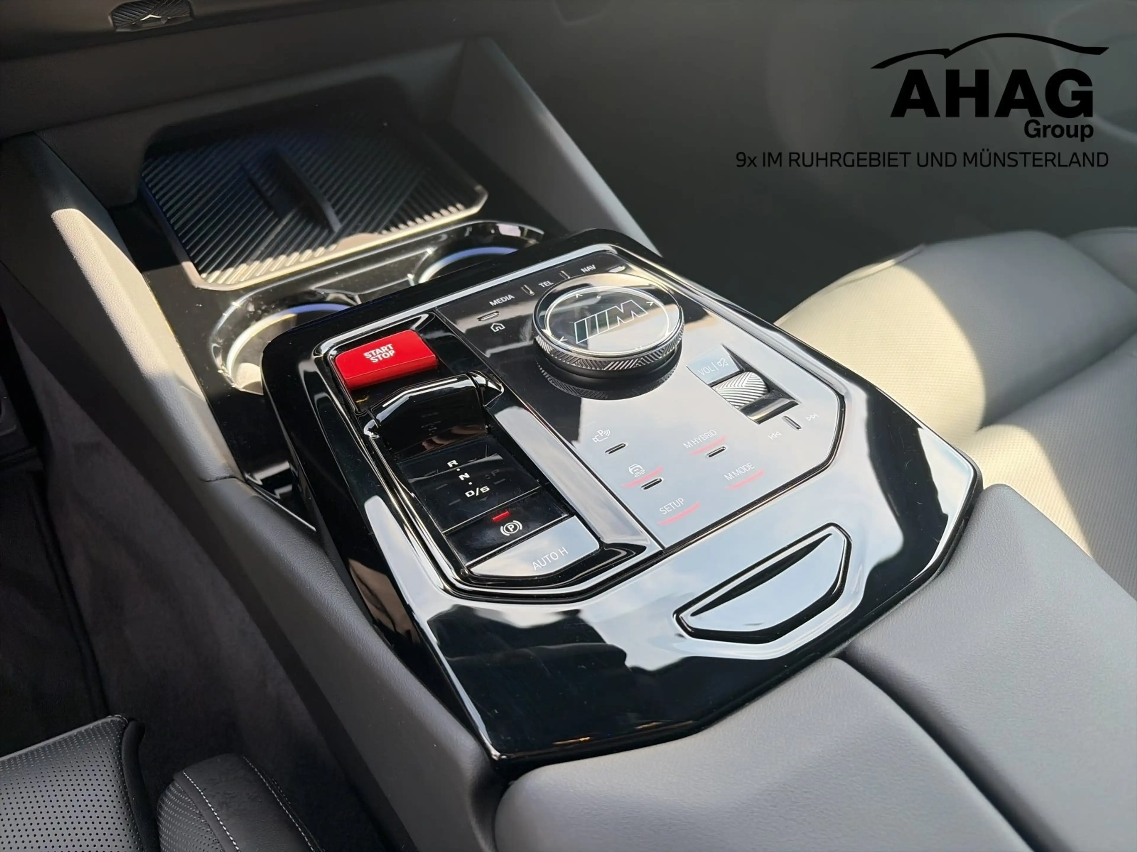 BMW M5 Touring — photo 10