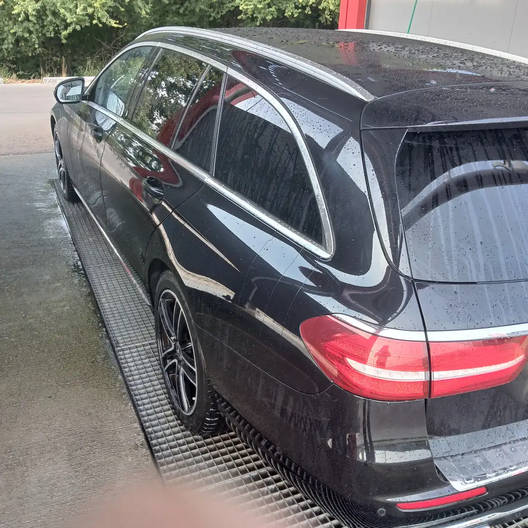 Mercedes-Benz E 220 E 220 d T Austria Edition 4MATIC Aut. Schwarz - 2