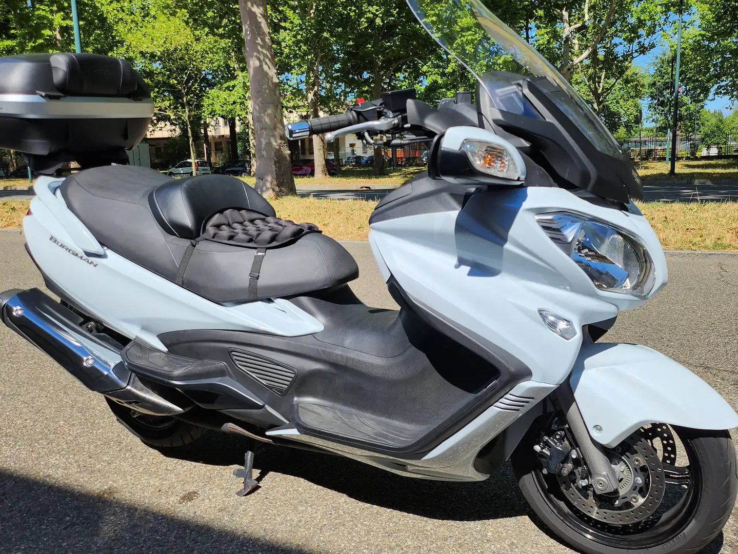 Suzuki Burgman 650 Executive abs Wit - 1