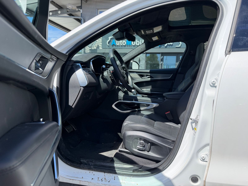 Jaguar F-Pace F-PACE SVR 575 Edition AWD *1. Hand — photo 10