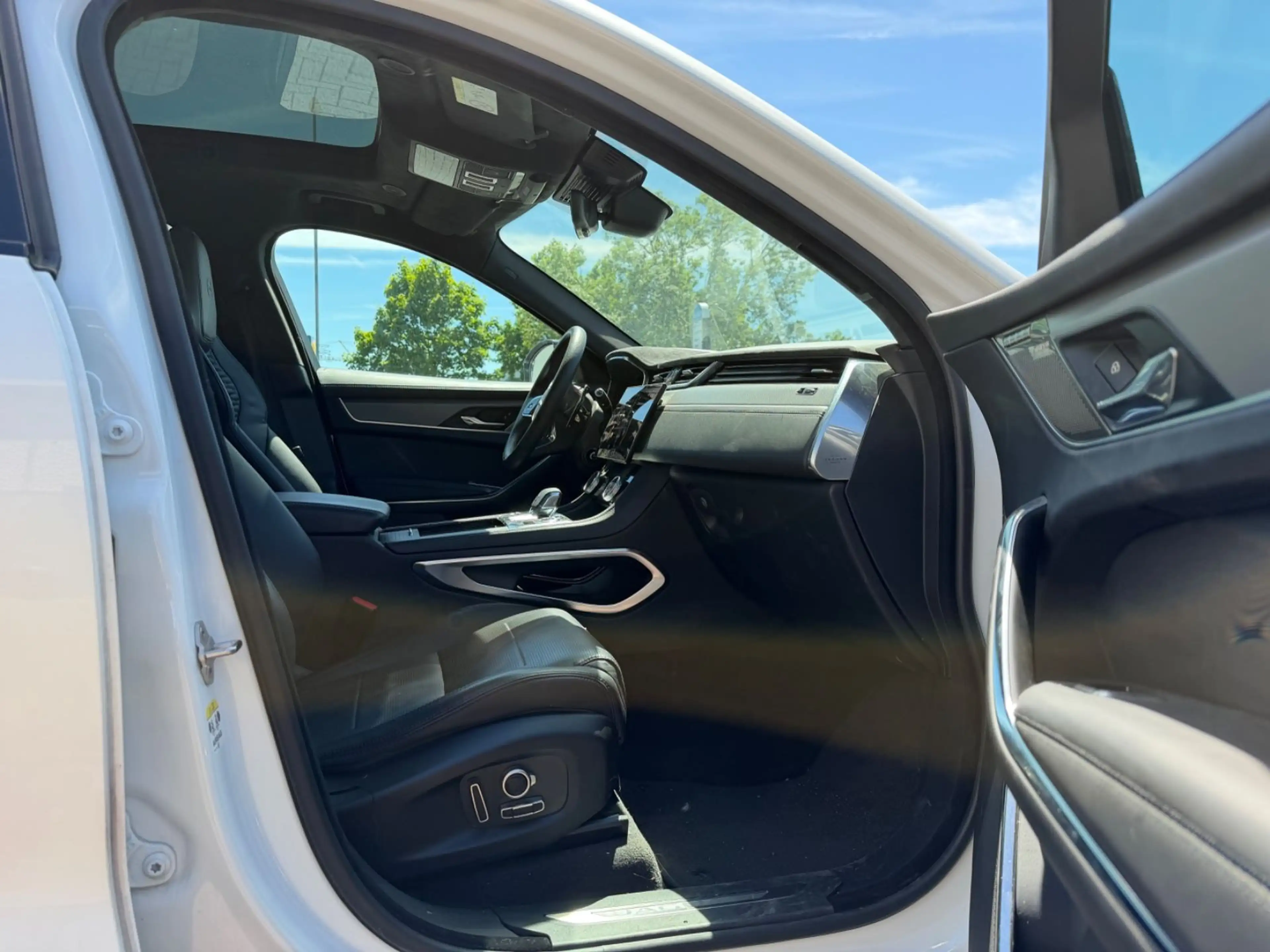 Jaguar F-Pace F-PACE SVR 575 Edition AWD *1. Hand — photo 8