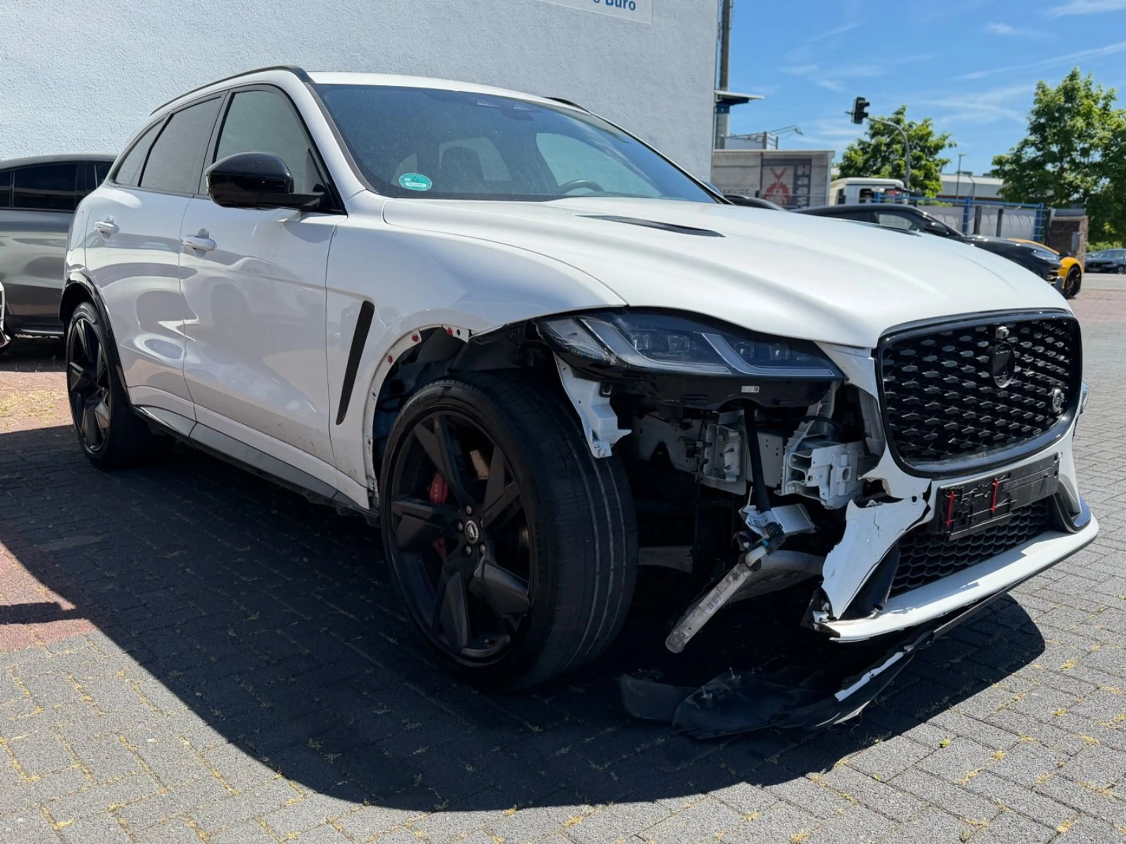 Jaguar F-Pace F-PACE SVR 575 Edition AWD *1. Hand — photo 7