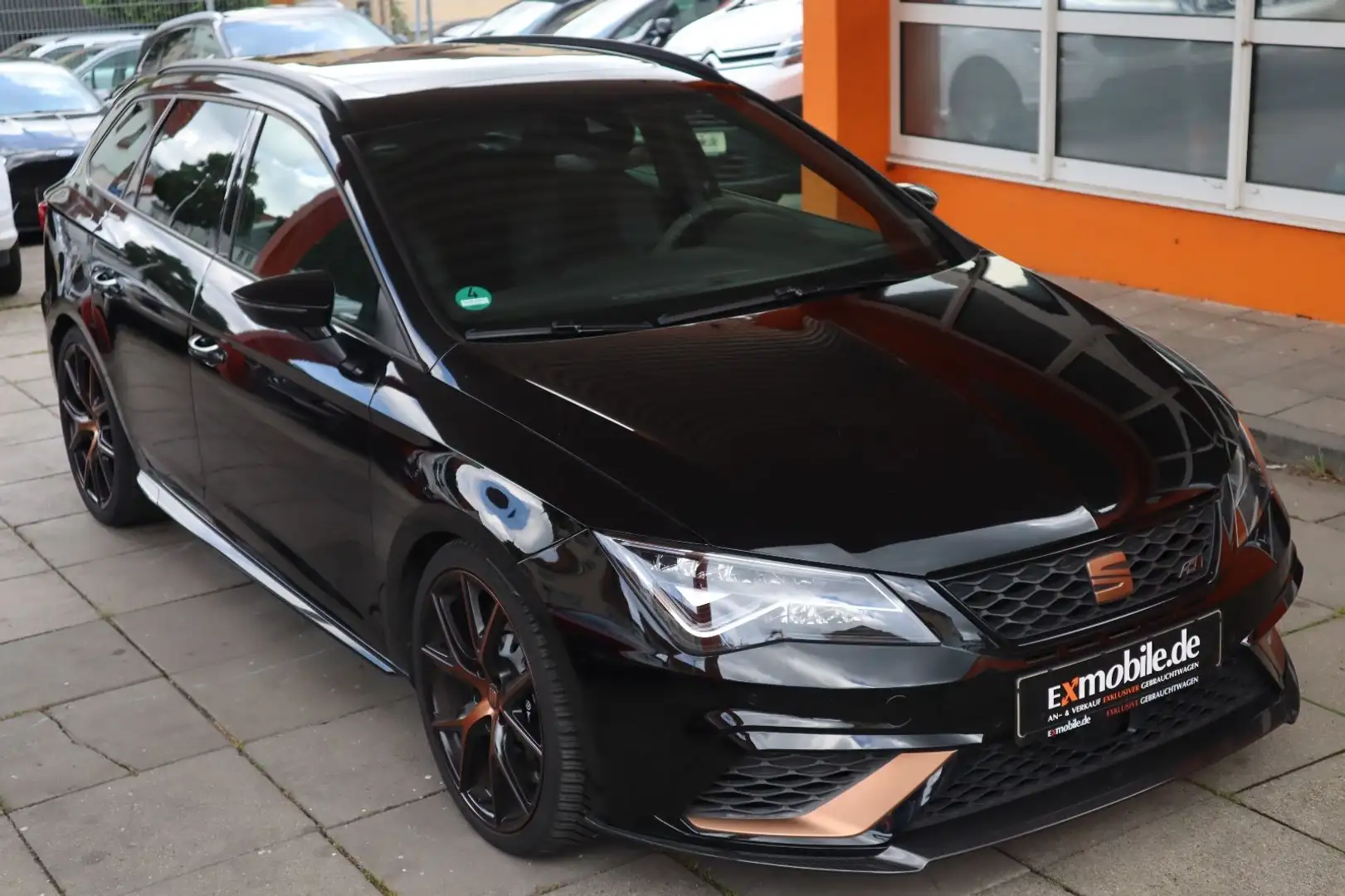 SEAT Leon LEON CUPRA R* 4DRIVE* PANO* BEATS* PERFORMANCE P Schwarz - 2