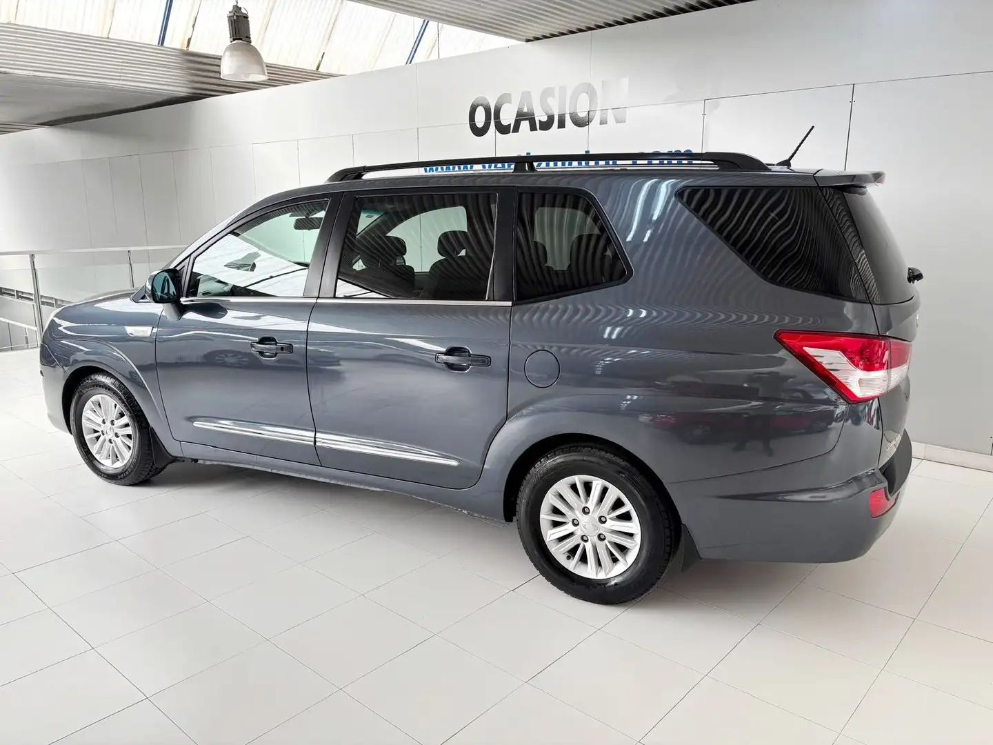 SsangYong Rodius 2.0e-Xdi Premium Grigio - 2