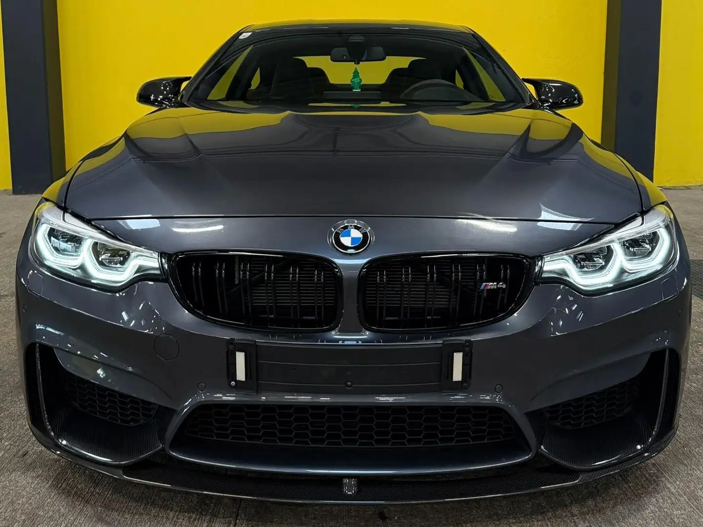 BMW M4 M4 M-DKG Grau - 2