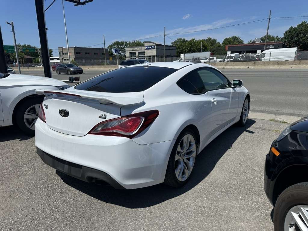 2016 Hyundai Genesis Coupe R-Spec cuir manuel 3.8  v6 — снимка 1