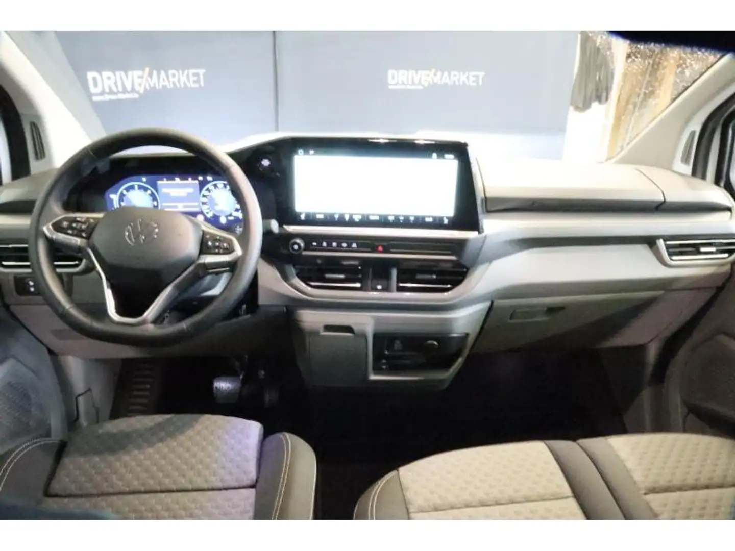 Volkswagen T7 Caravelle STYLE COURT A8 Blanc - 2