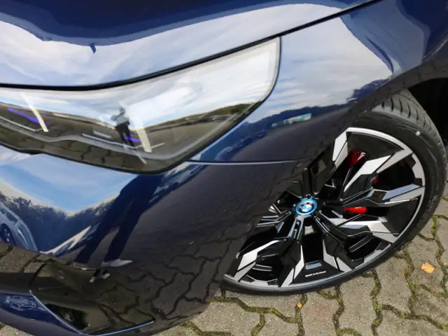 BMW I5 view 10