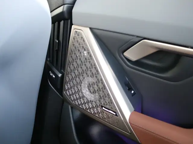 BMW I5 view 11