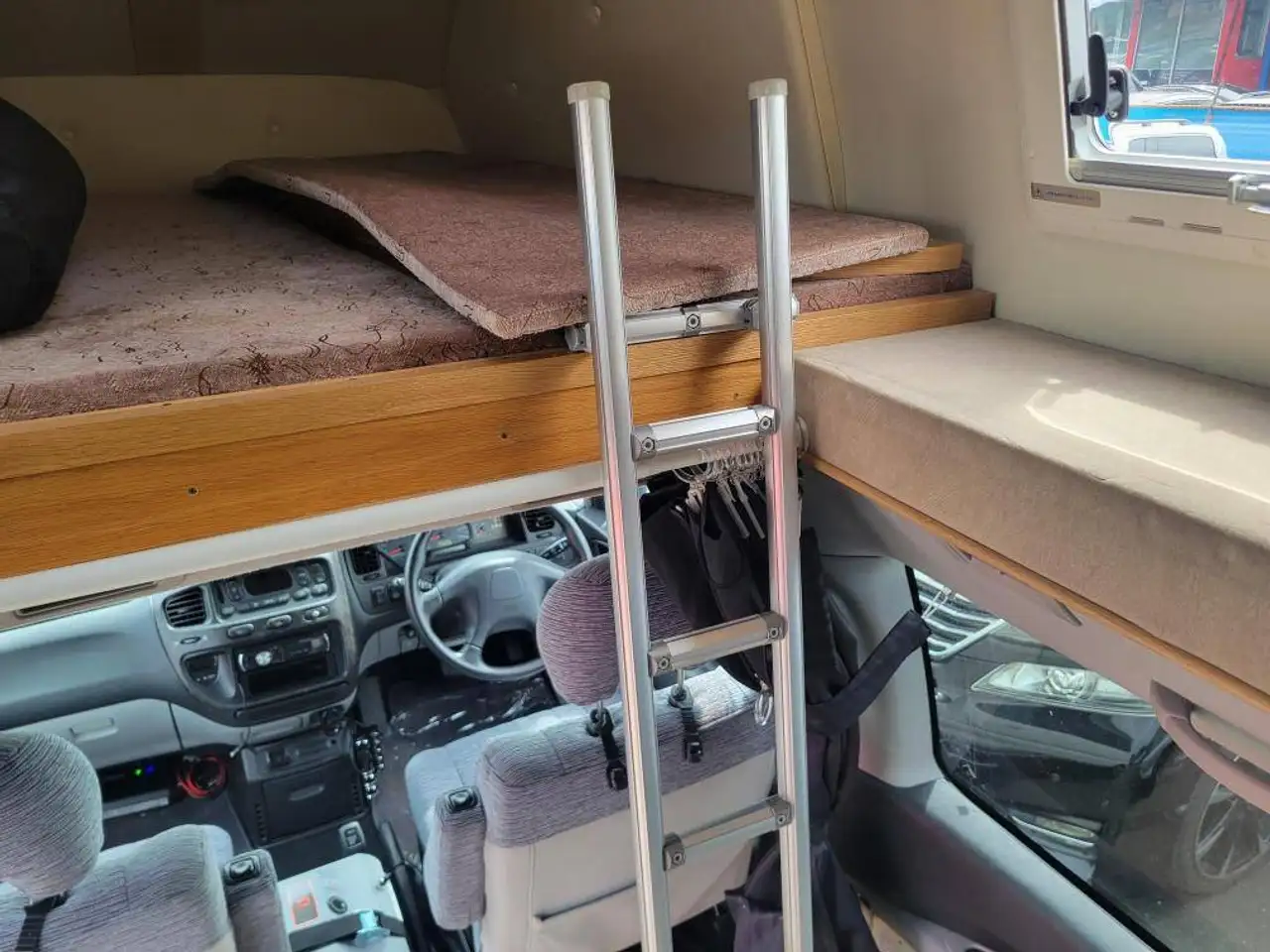 Mitsubishi Delica снимка Mitsubishi Delica