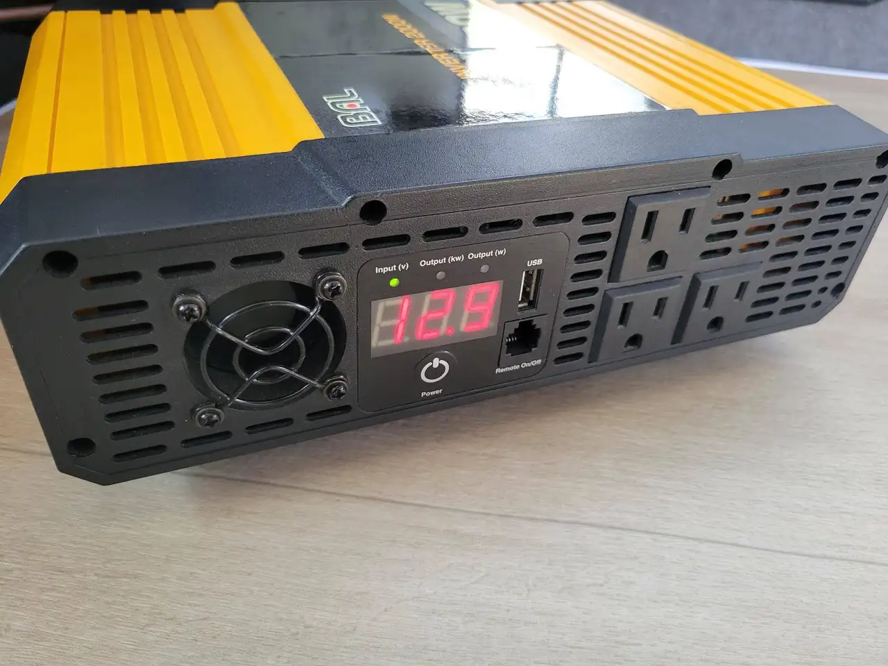 Mitsubishi Delica снимка Mitsubishi Delica