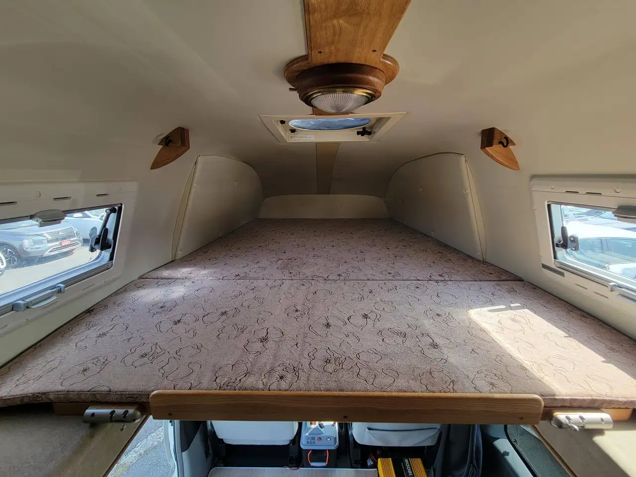 Mitsubishi Delica снимка Mitsubishi Delica