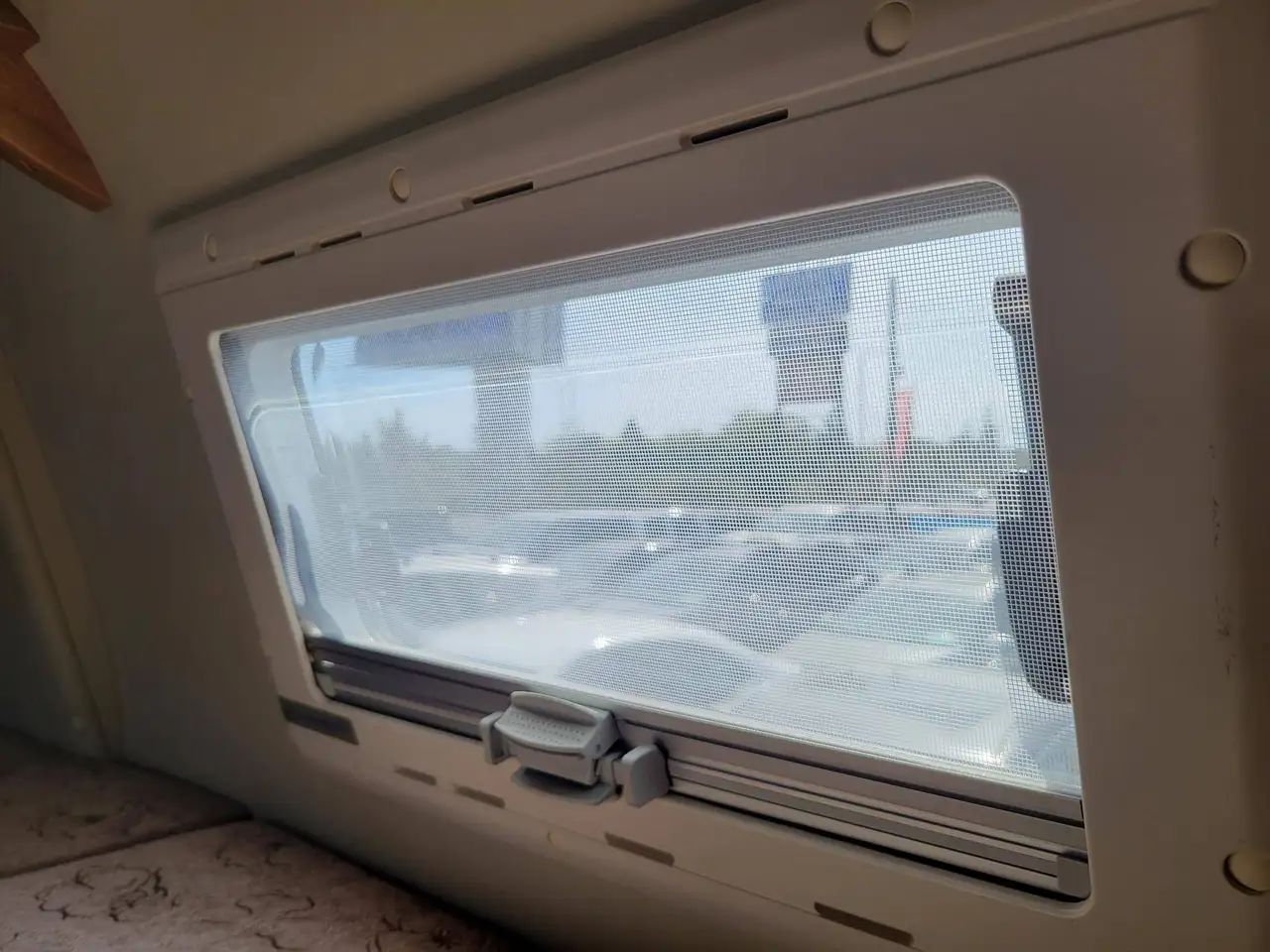Mitsubishi Delica снимка Mitsubishi Delica