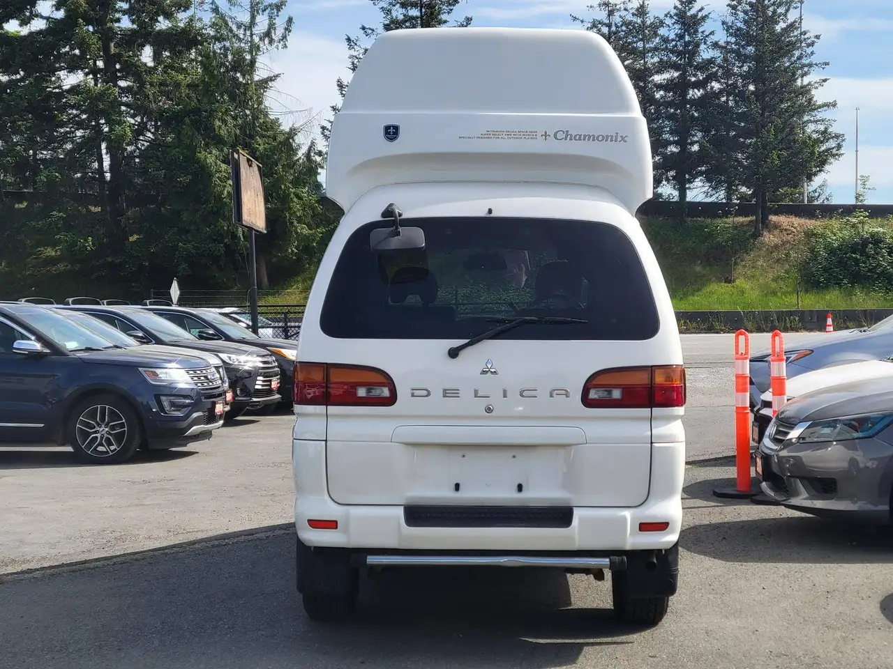 Mitsubishi Delica снимка Mitsubishi Delica