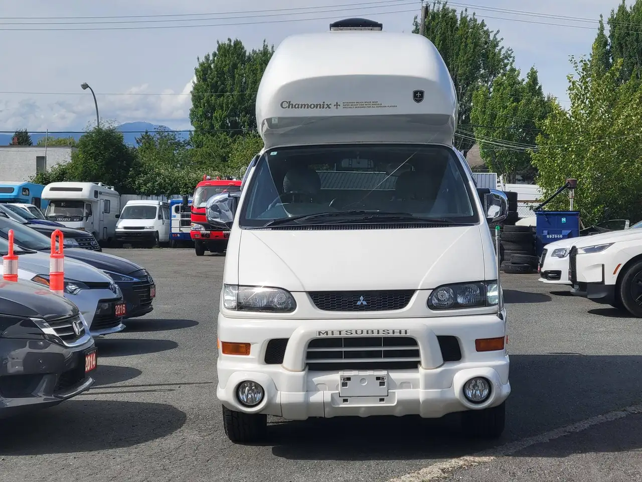Mitsubishi Delica снимка Mitsubishi Delica