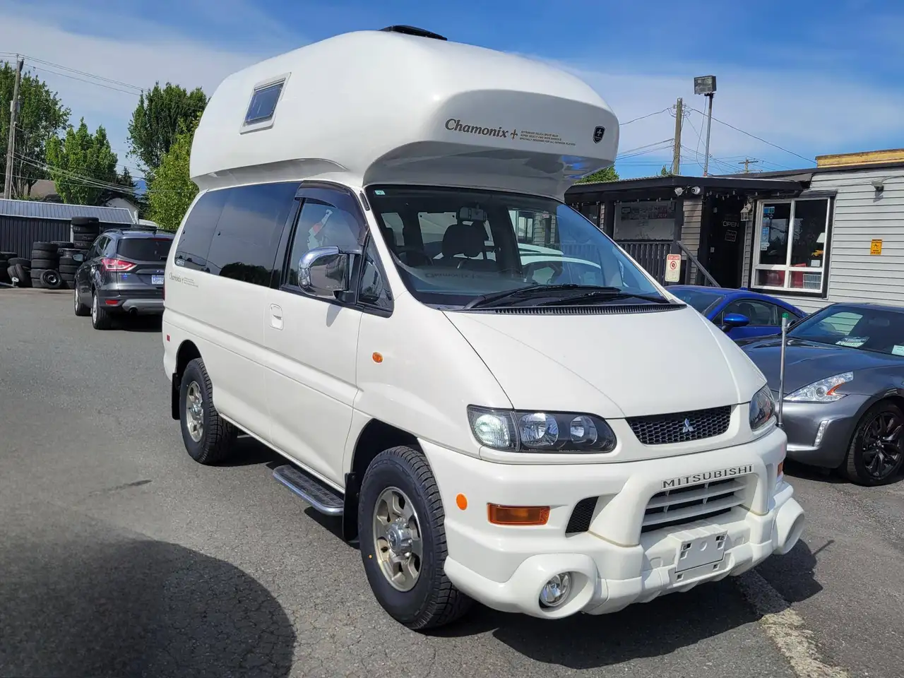 Mitsubishi Delica снимка Mitsubishi Delica