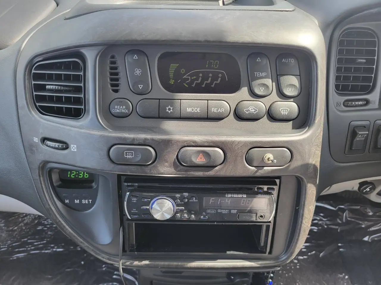 Mitsubishi Delica снимка Mitsubishi Delica