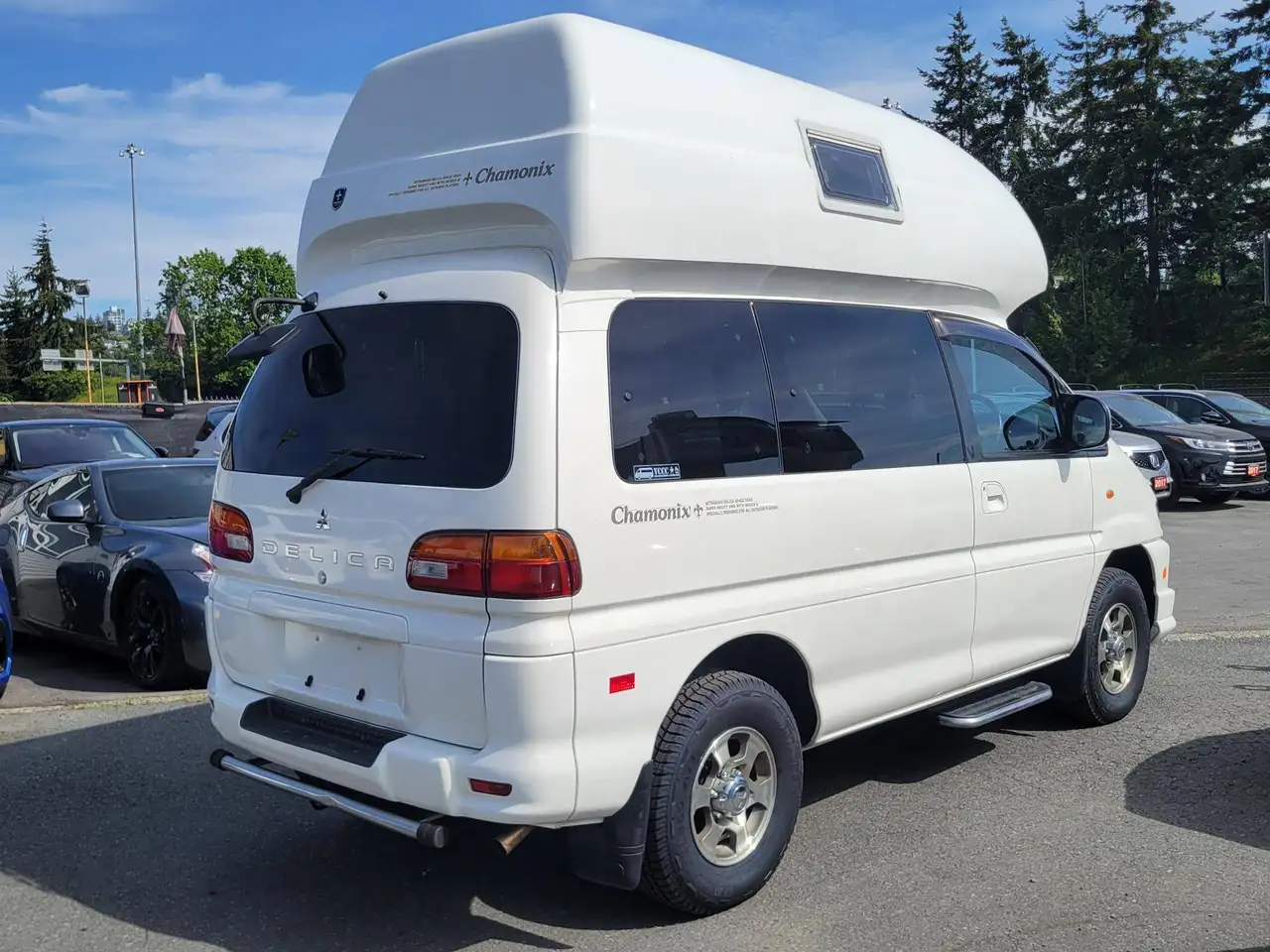 Mitsubishi Delica снимка Mitsubishi Delica