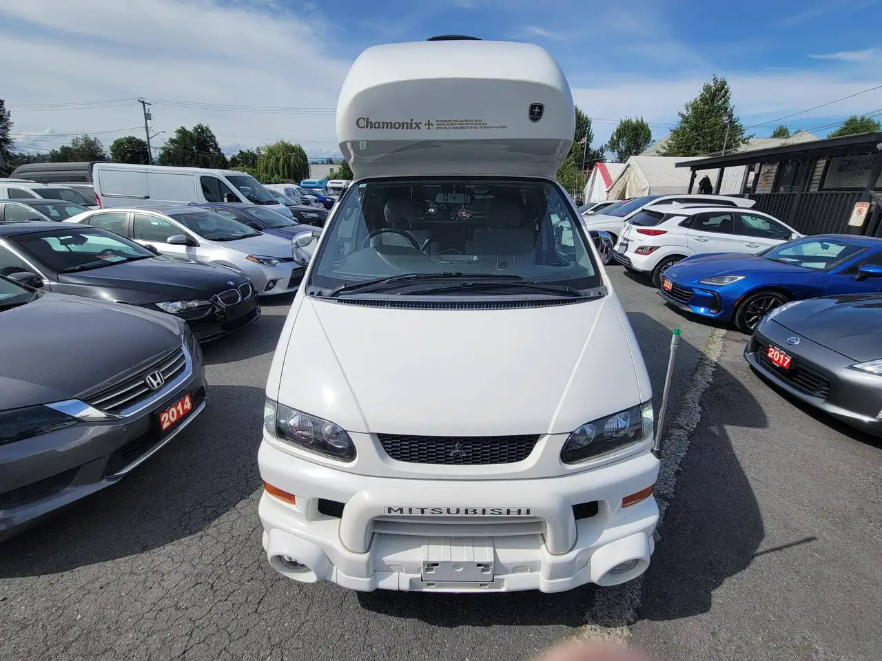Mitsubishi Delica снимка Mitsubishi Delica