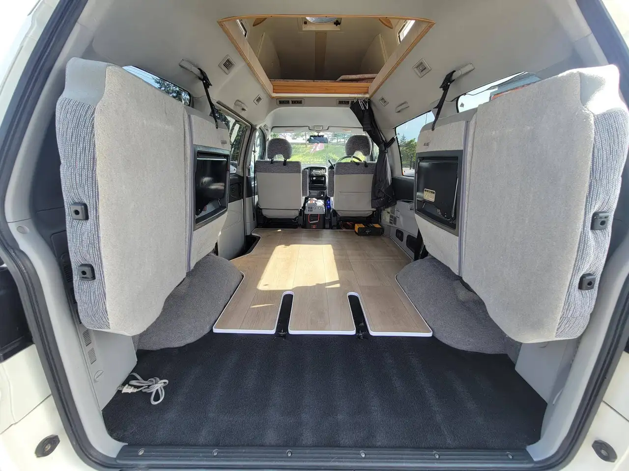 Mitsubishi Delica снимка Mitsubishi Delica