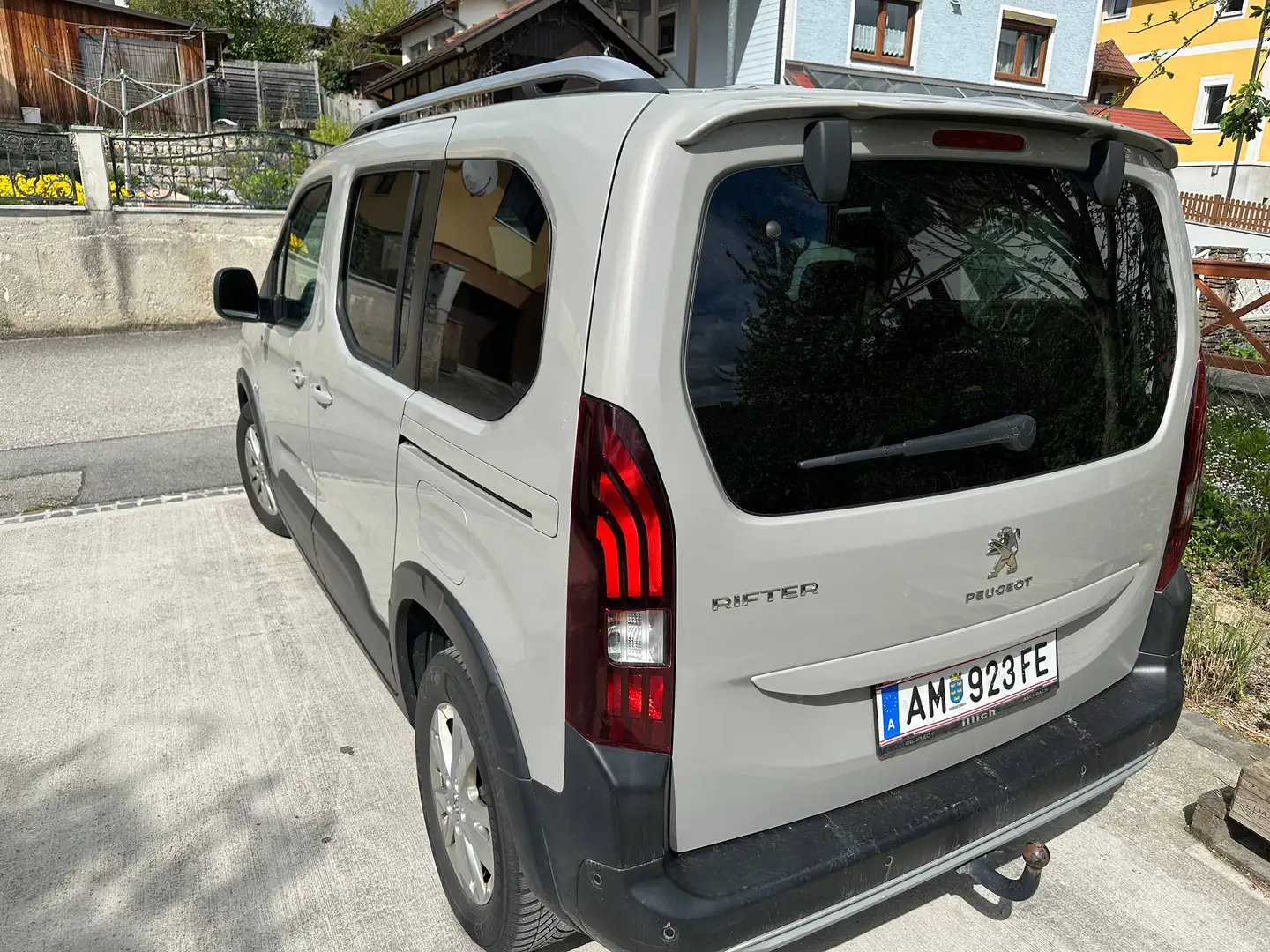 Peugeot Rifter Rifter Standard BlueHDI 130 S Grau - 2