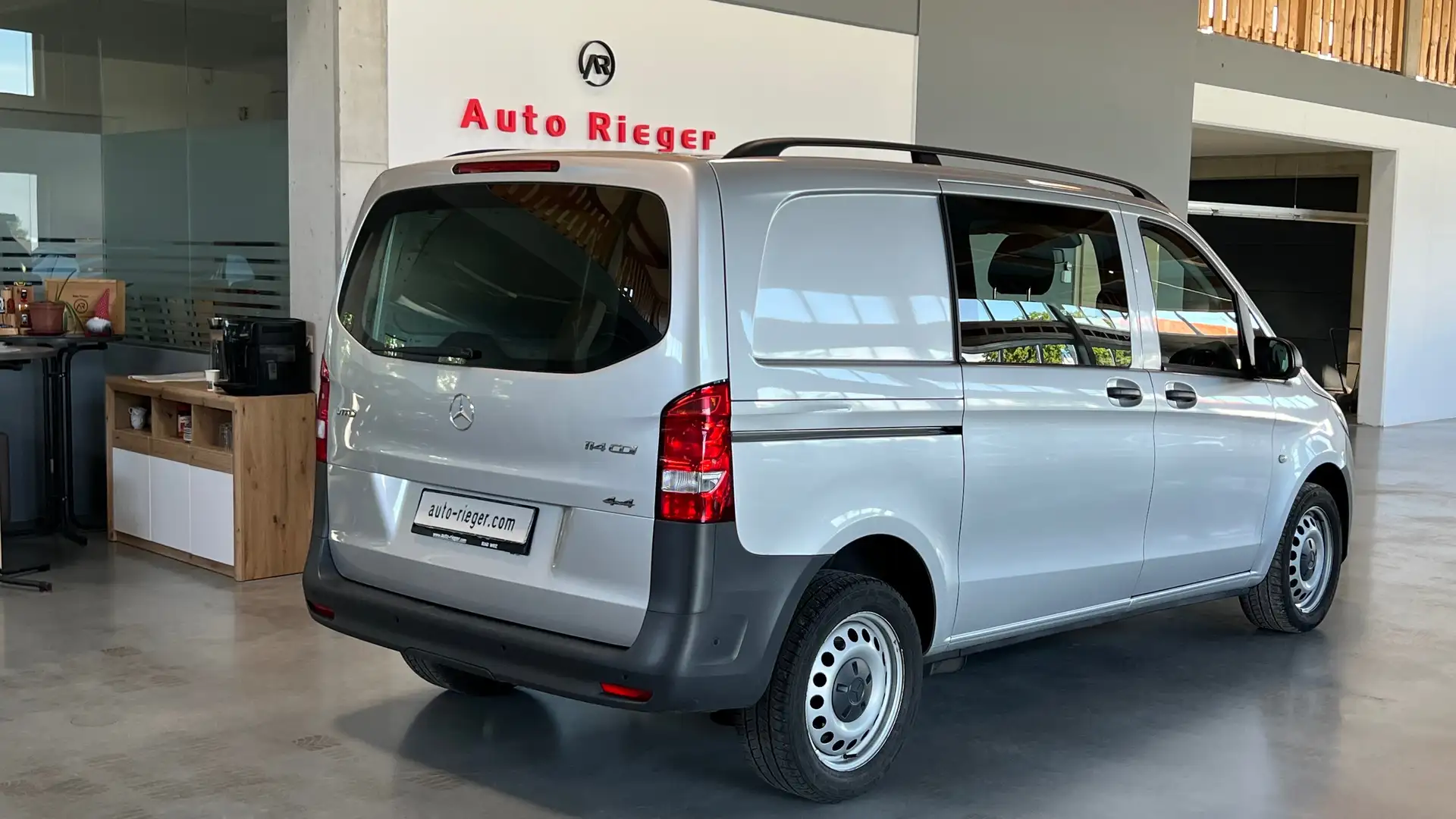 Mercedes-Benz Vito Mixto 114 CDI 4x4 kurz - 447 Navi Silber - 2