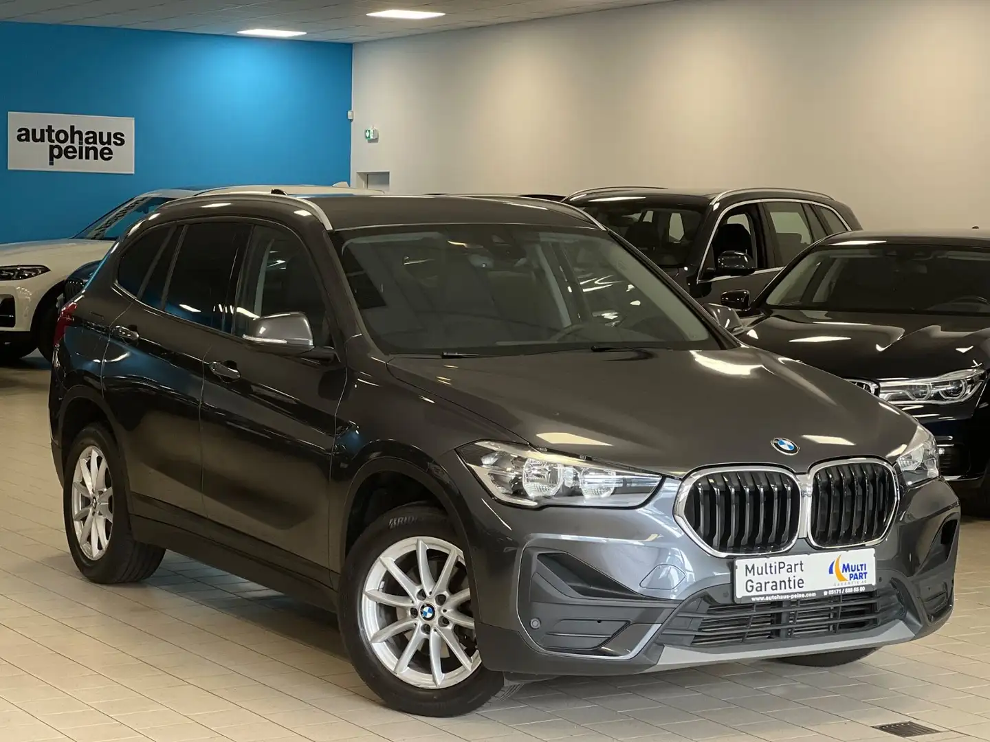 BMW X1 sD18d/Aut/Navi/LederSportStz/ParkAs/Temp/Advan Gris - 1