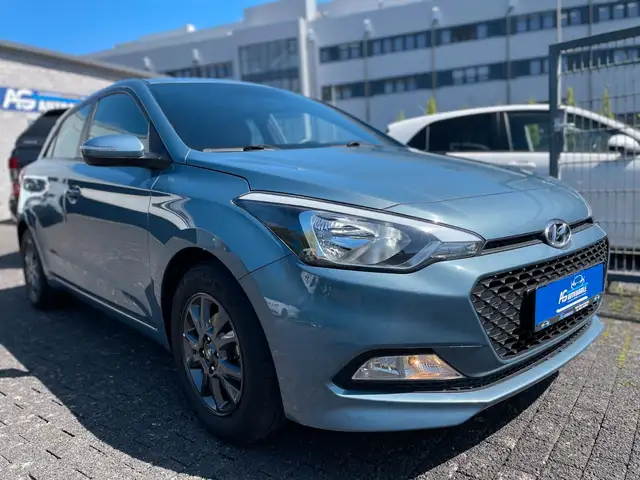 Hyundai i20 YES! 1. Hand nach Vorführw./Sitzheizung