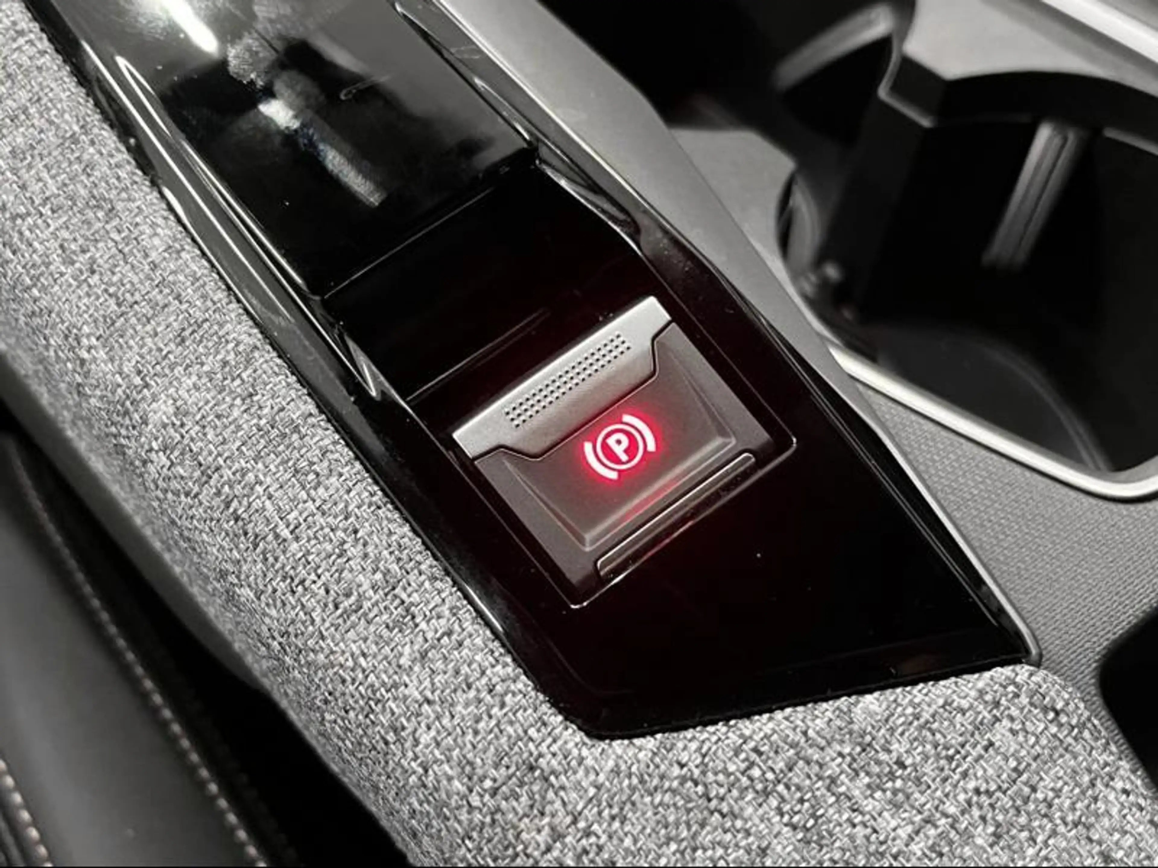 Peugeot 3008 Allure | 360° Camera | Carplay | Driver Alert — photo 15