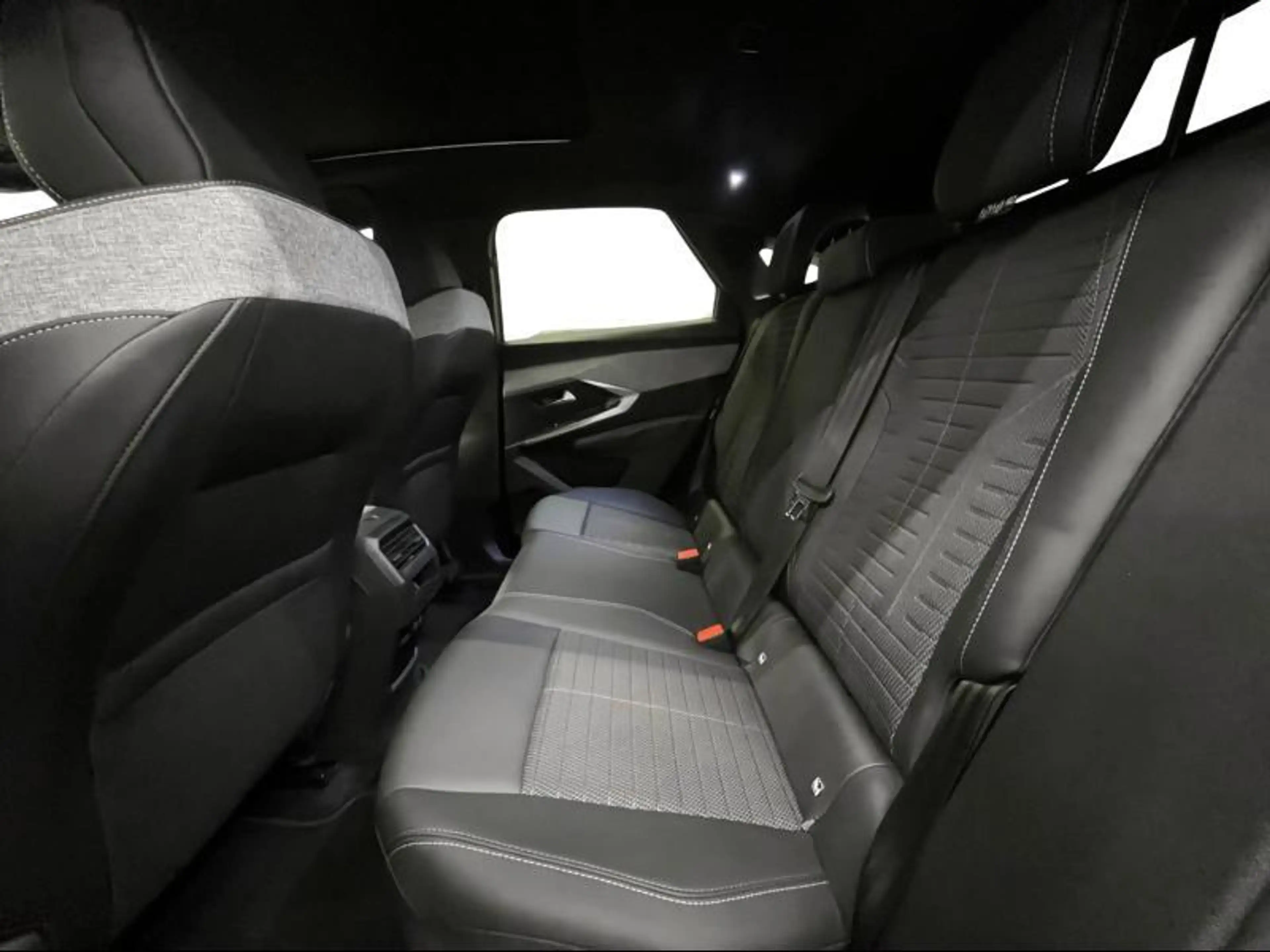 Peugeot 3008 Allure | 360° Camera | Carplay | Driver Alert — photo 11