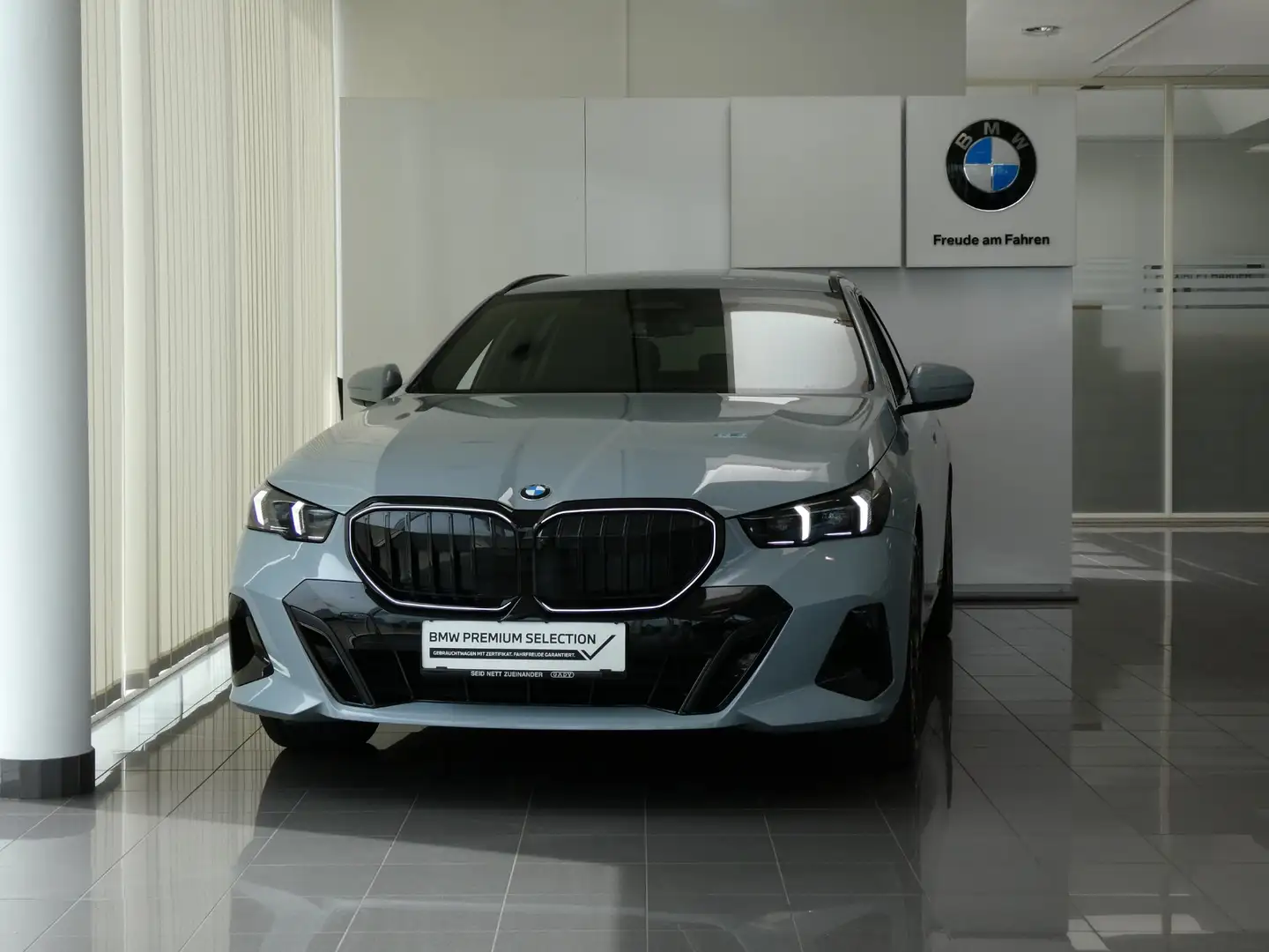 BMW 540 d xDrive M-Sportpaket Pro Grau - 2