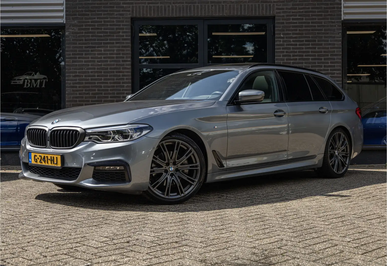 BMW 520 520i G31 Touring High Executive M Sport / Head-Up Gris - 2