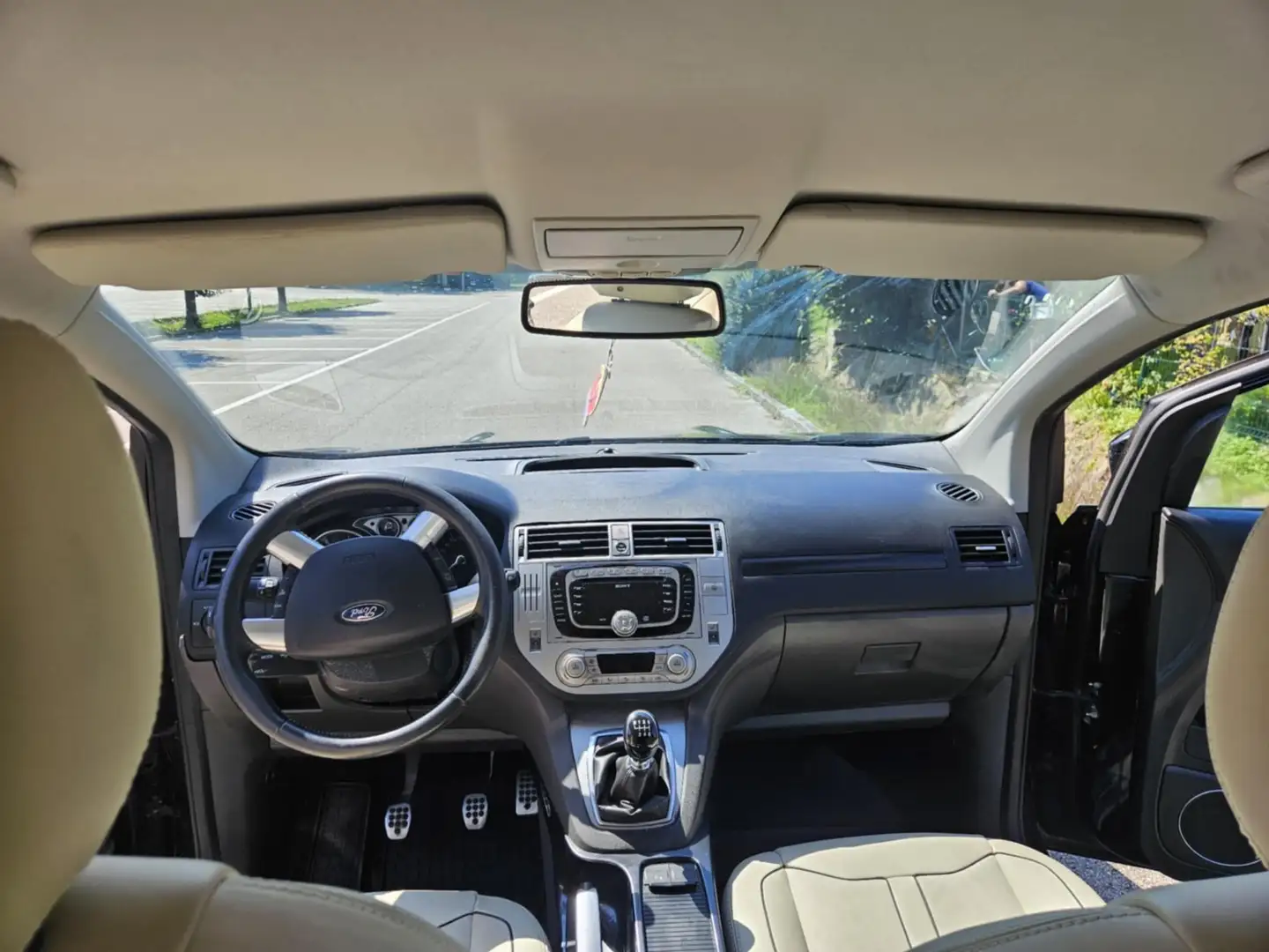 Ford Kuga 2.0 TDCi 2x4 Trend - 1