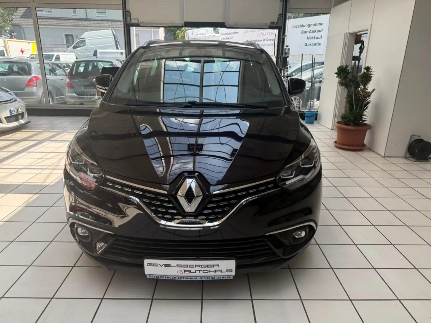 Renault Scenic IV Grand Initiale Paris 1.2 TCe 130 Energy Schwarz - 2