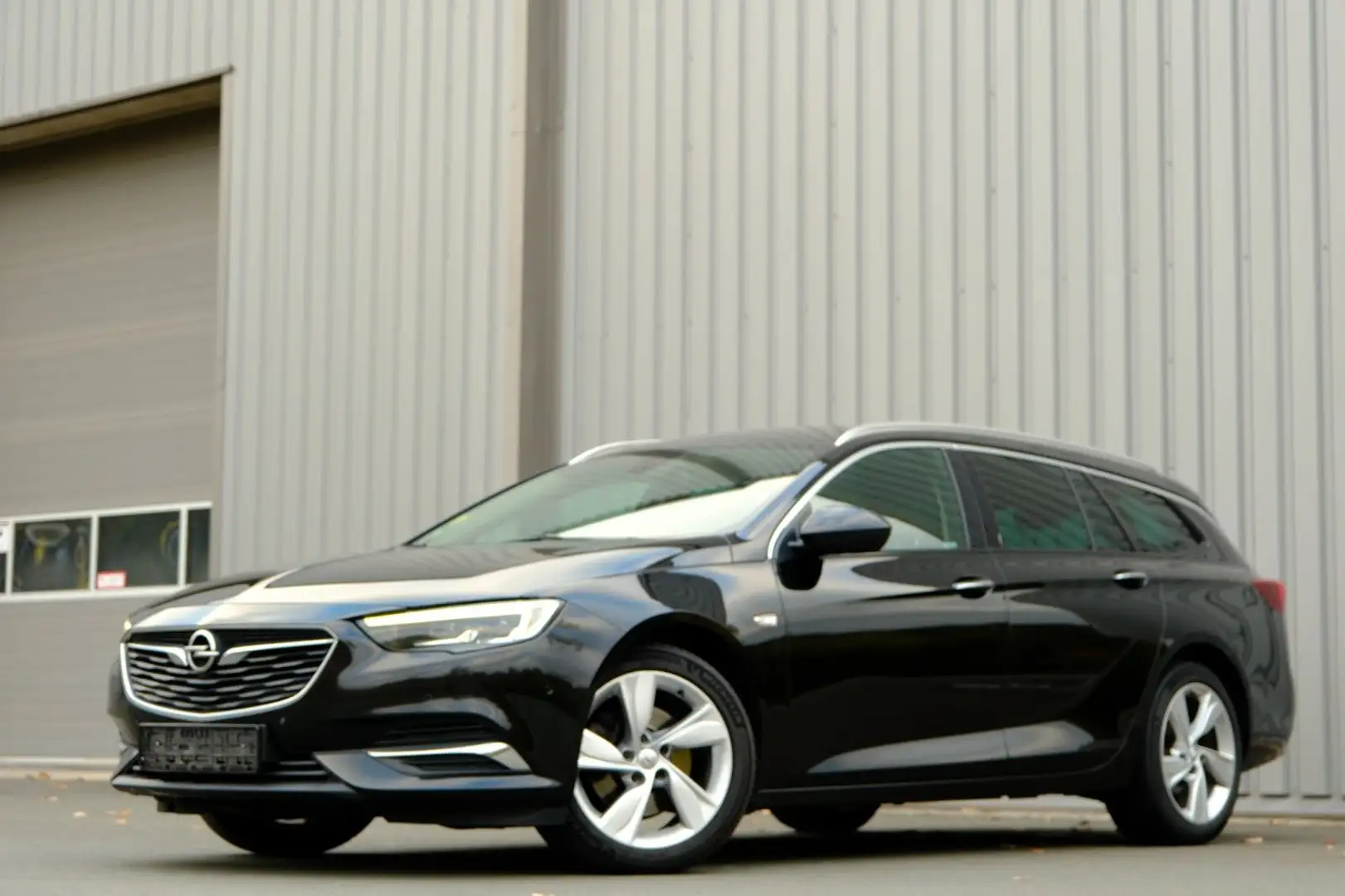 Opel Insignia Sports Tourer 2.0 CDTI Innovation/MwSt Noir - 1