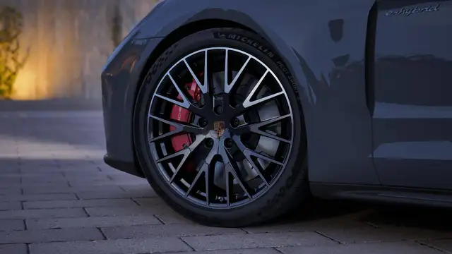 Porsche Panamera view 12