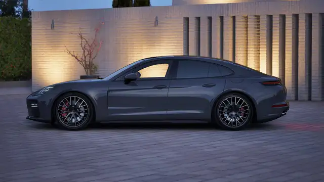 Porsche Panamera view 13