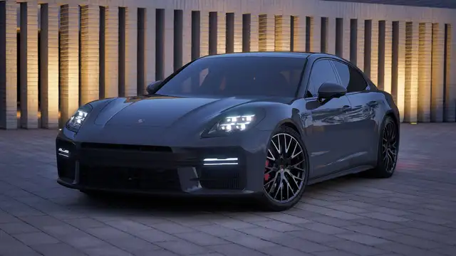 Porsche Panamera view 11