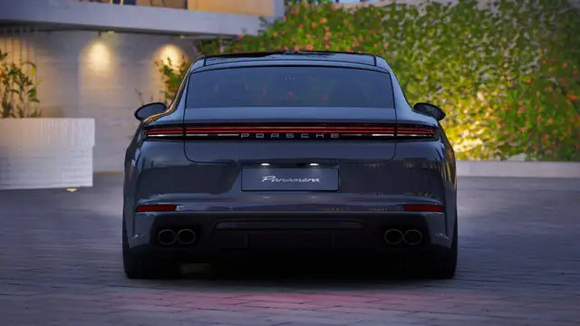 Porsche Panamera view 17