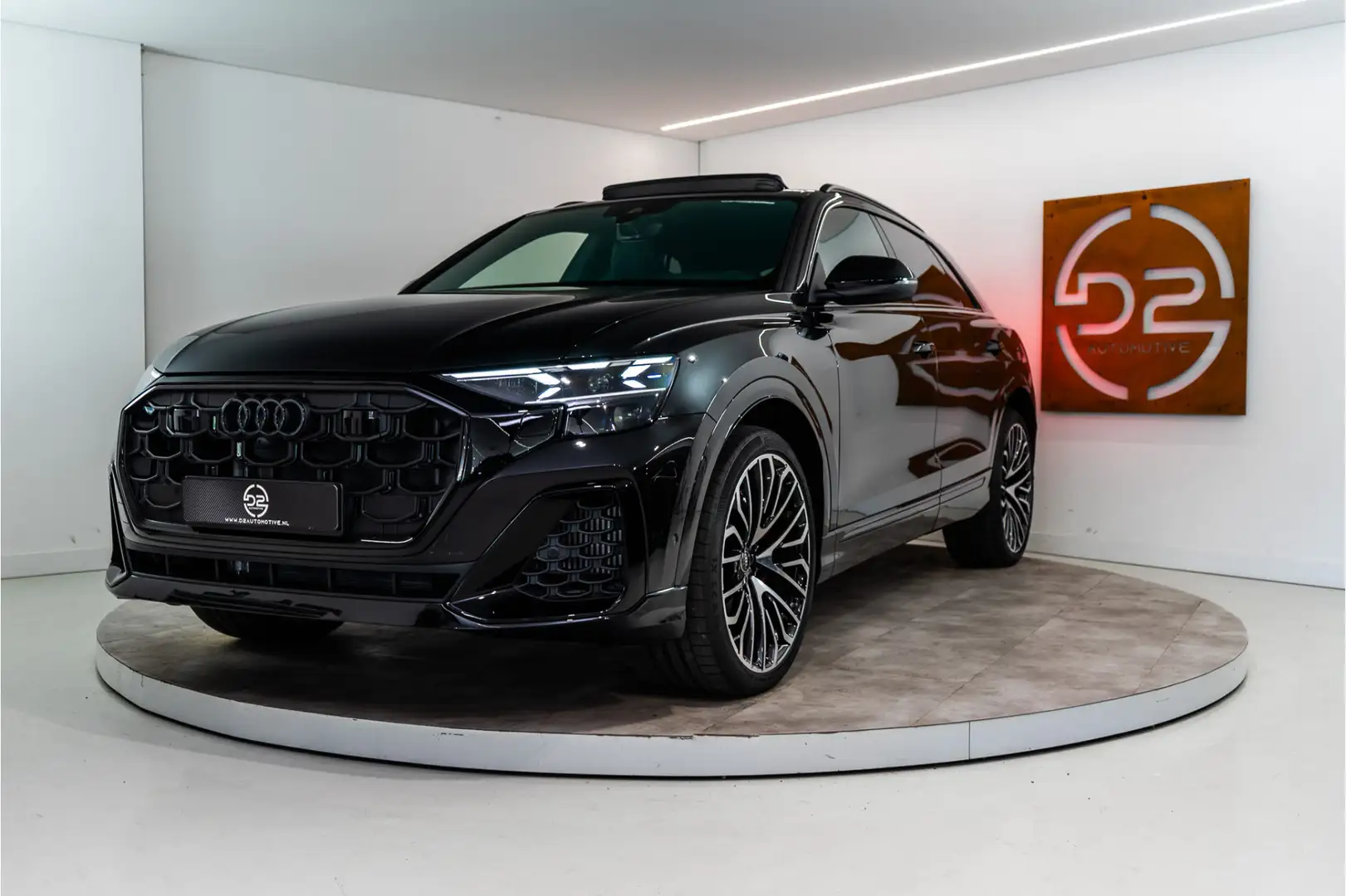 Audi Q8 60 TFSI E Quattro S-Edition Competition 490PK FACE Zwart - 1