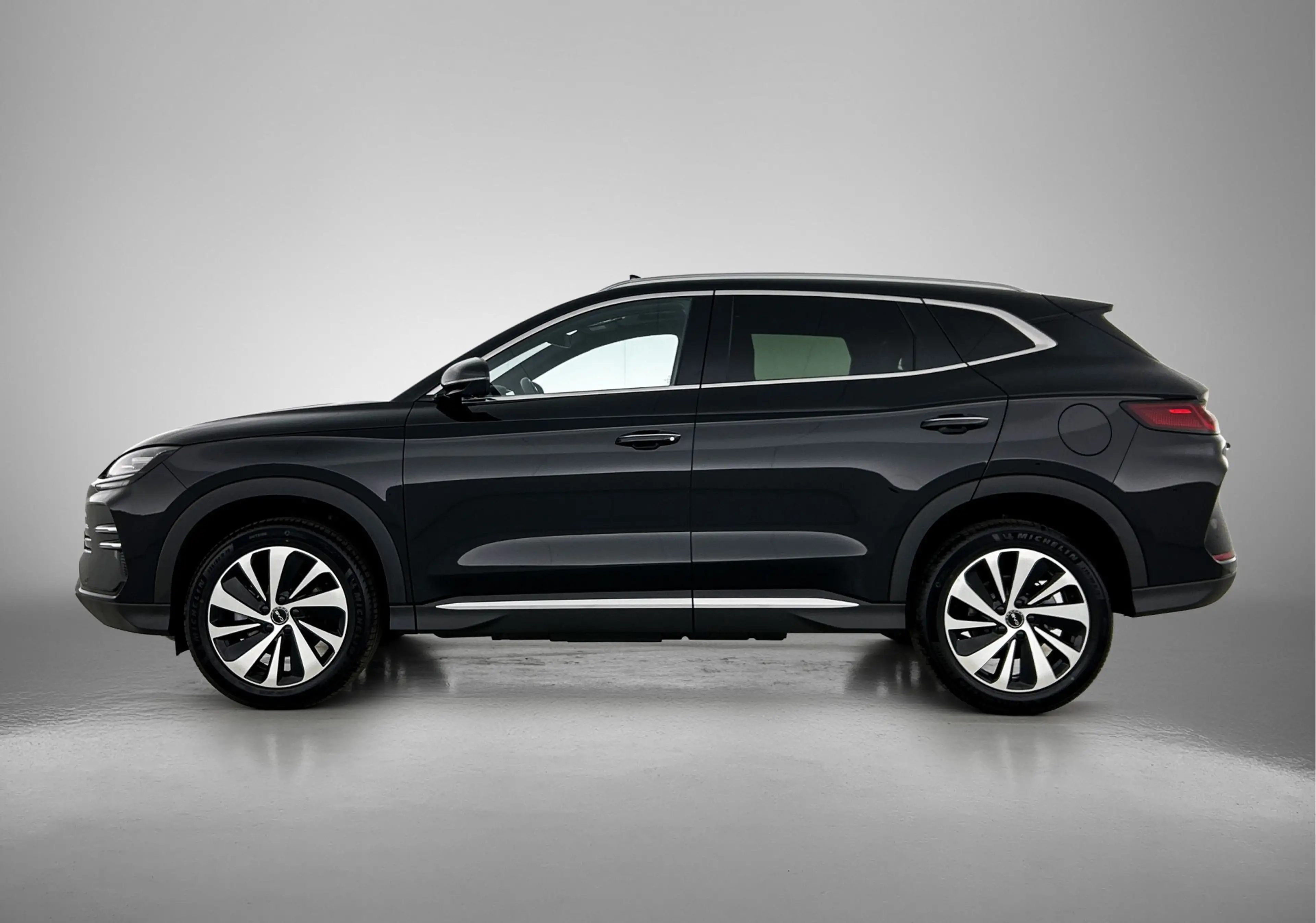 BYD Seal U 1.5 DM-i FWD Boost | 80 KM EV Range | BYD Dealer — photo 3