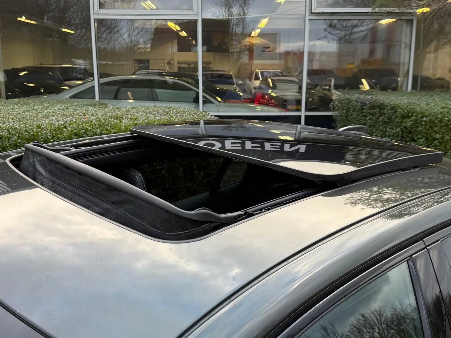 Volvo S60 2.0 B3 R-Design - PANORAMADAK - APPLE CARPLAY - HA Grijs - 2